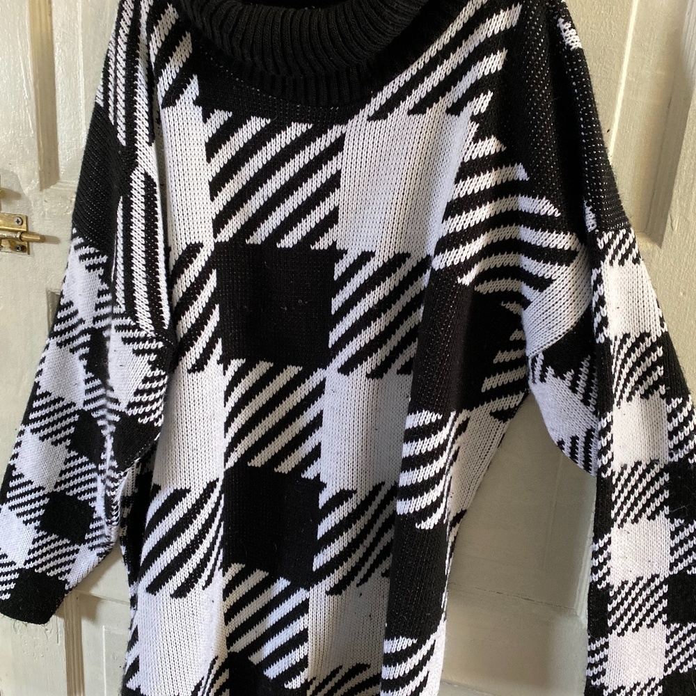 VINTAGE blk&wht colorblock sweater  dress